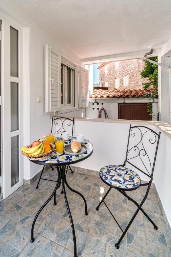 Apartmani P&S Supetar Buitenkant foto