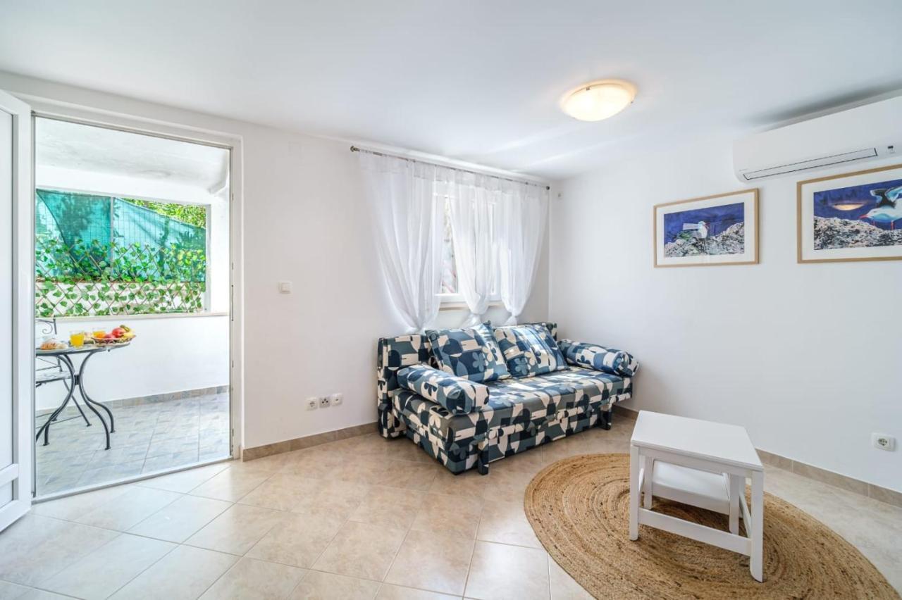 Apartmani P&S Supetar Buitenkant foto