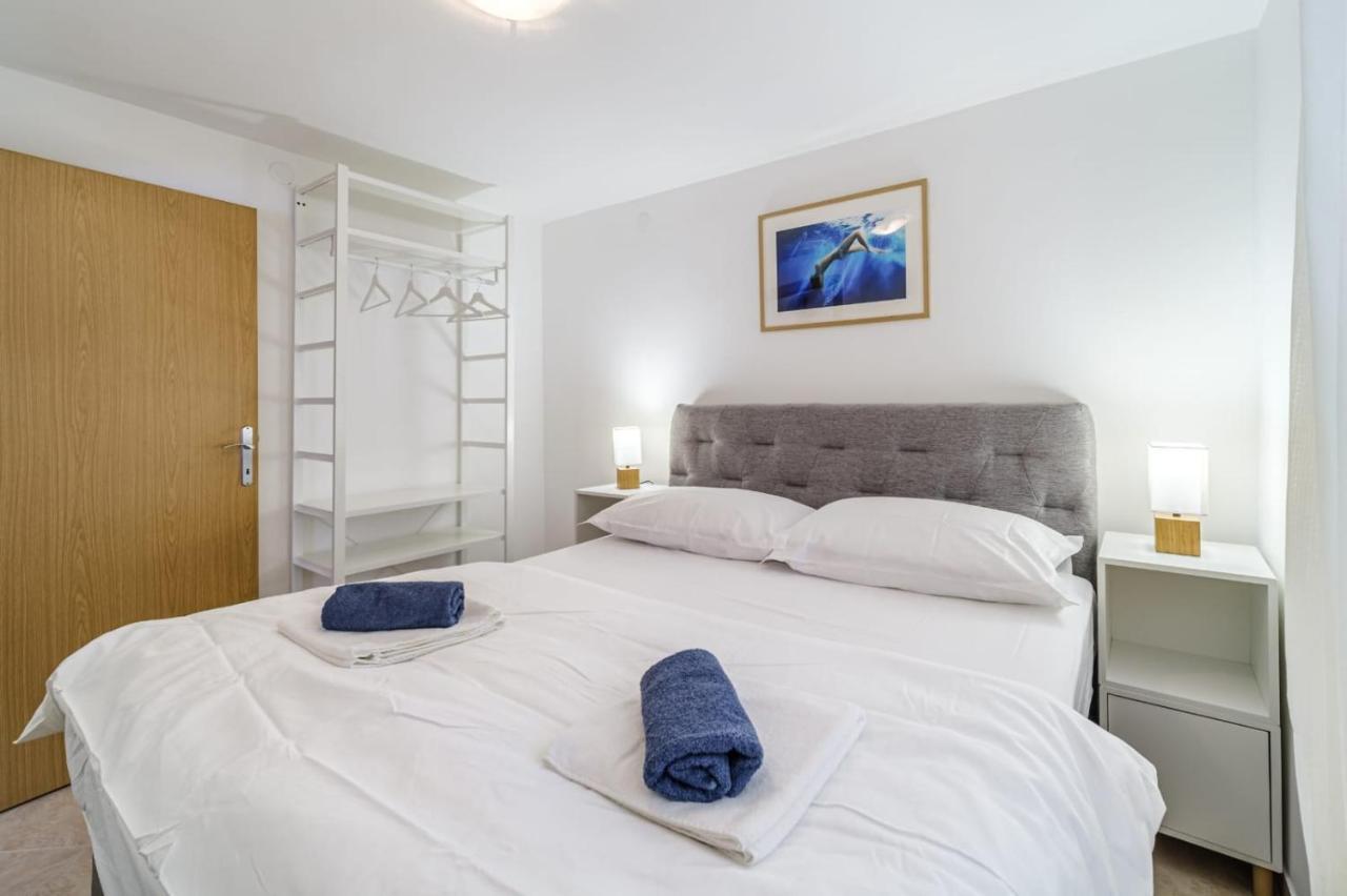 Apartmani P&S Supetar Buitenkant foto