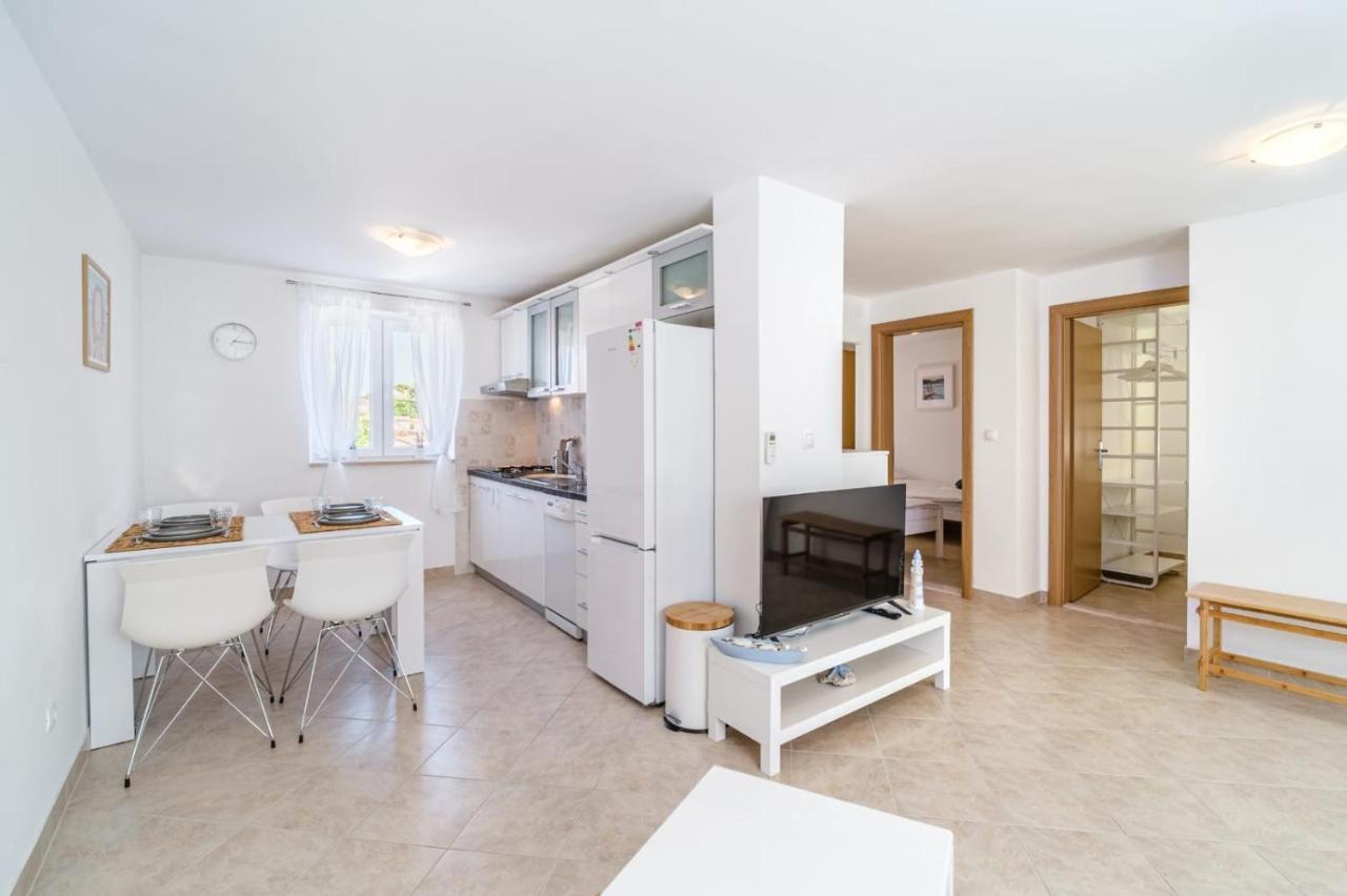 Apartmani P&S Supetar Buitenkant foto