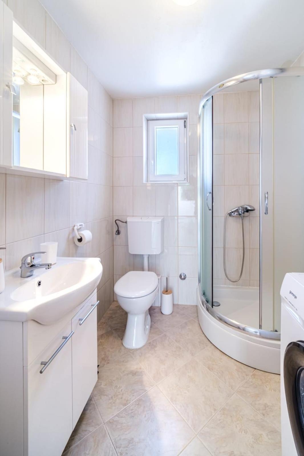 Apartmani P&S Supetar Buitenkant foto