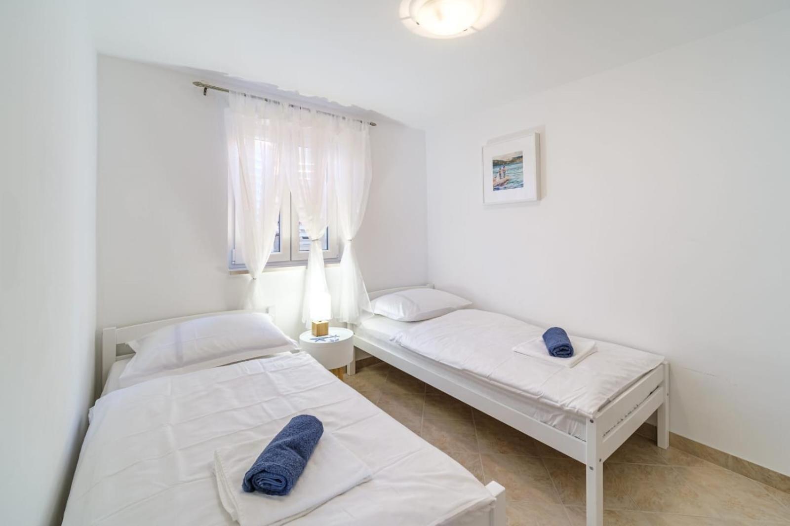 Apartmani P&S Supetar Buitenkant foto